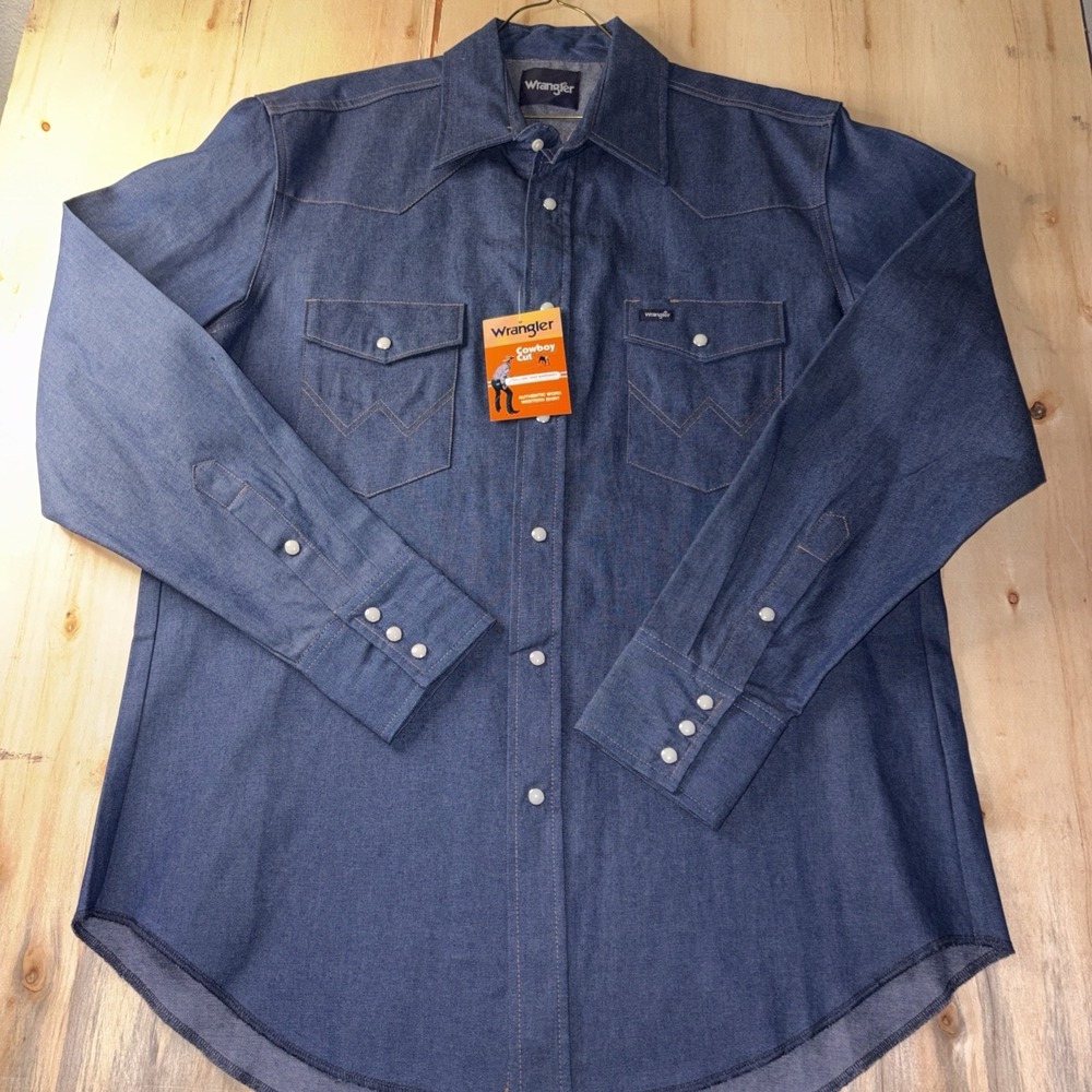 NWT Vtg Wrangler Denim Cowboy Cut Blue Pearl Snaps Mens Size Large Classic Fit